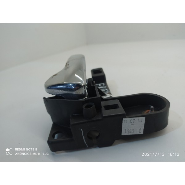 Macaneta Interna Porta Freemont Traseira Esquerda 2011/2016 Cromado Traseira