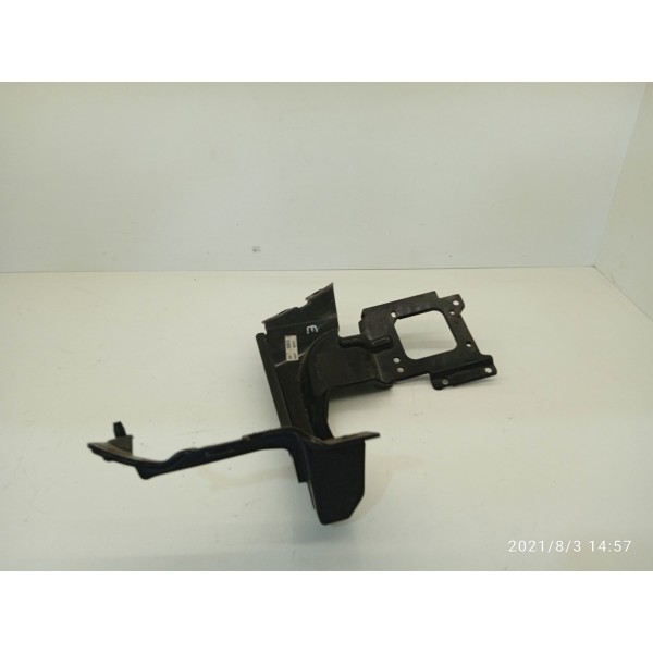 Guia Suporte Lanterna Evoque Esquerdo 2011/2016  Bj3217e801a