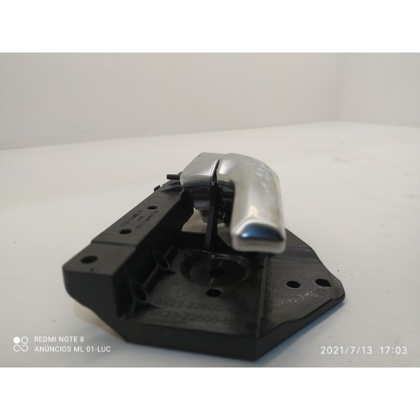 Macaneta Interna Porta Evoque Traseira Direita 2011/2018 Cromado Traseira