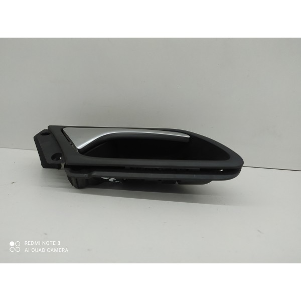 Maçaneta Trinco Porta Jetta Traseiro Direito 2011/2016 - Cromado - Traseira