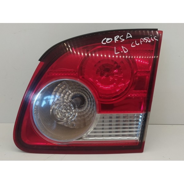 Lanterna Corsa Classic Direita Tampa 2011 2012 2013 A 2017 Direito/passageiro Vermelho