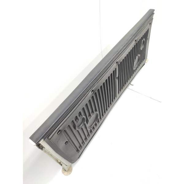 Tampa Traseira Amarok V6 2017/2023 Completa Lisa Branco