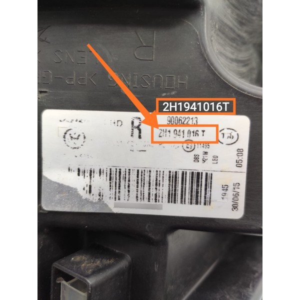 Farol Amarok V6 Led Direito 2017/2023 2h1941016t Direito/passageiro