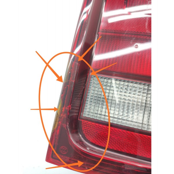 Lanterna Amarok V6 Direita 2017 2018/2023 Det 2h1945096g Direito/passageiro Vermelho