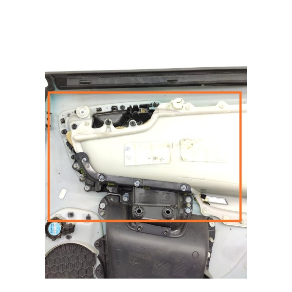 Macaneta Interna Volvo S60 V60 Traseira Esquerda Original Prateado Traseira