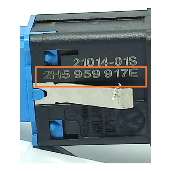 Botão Luz Caçamba Amarok 2011/2023 2h5959917e