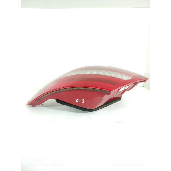 Lanterna Mercedes C180 C200 Direita 2012/2014 A2048202764 Direito/passageiro Vermelho