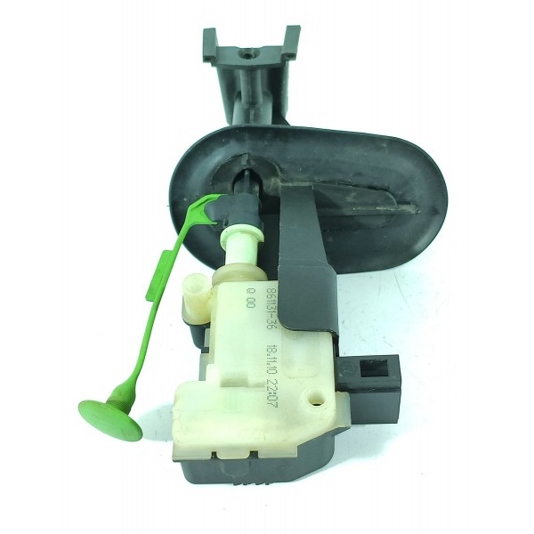 Trava Portinhola Volvo Xc60 T5 V60 2010/2016 Det 86113136