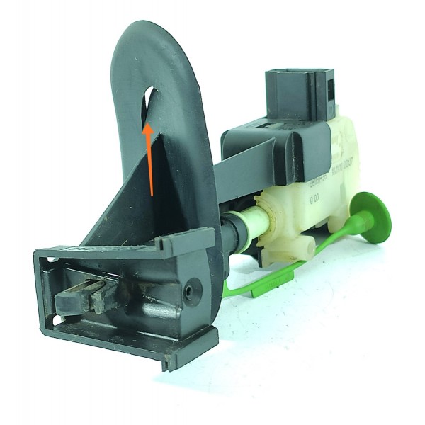 Trava Portinhola Volvo Xc60 T5 V60 2010/2016 Det 86113136