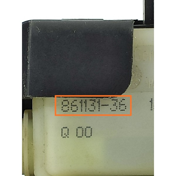 Trava Portinhola Volvo Xc60 T5 V60 2010/2016 Det 86113136