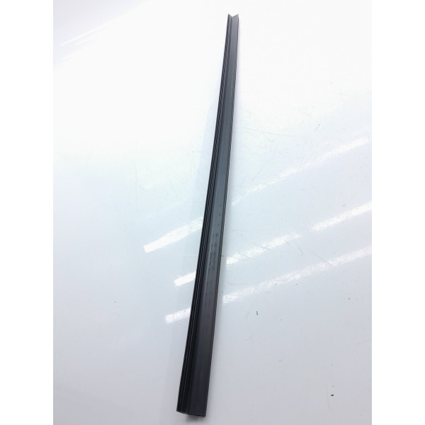 Acabamento Vidro Traseiro Vigia Amarok 2010/2023 2h0867741