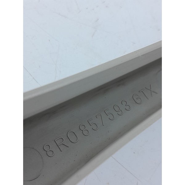 Acabamento Retrovisor Central Audi Q7 2010/2015 8r0857593