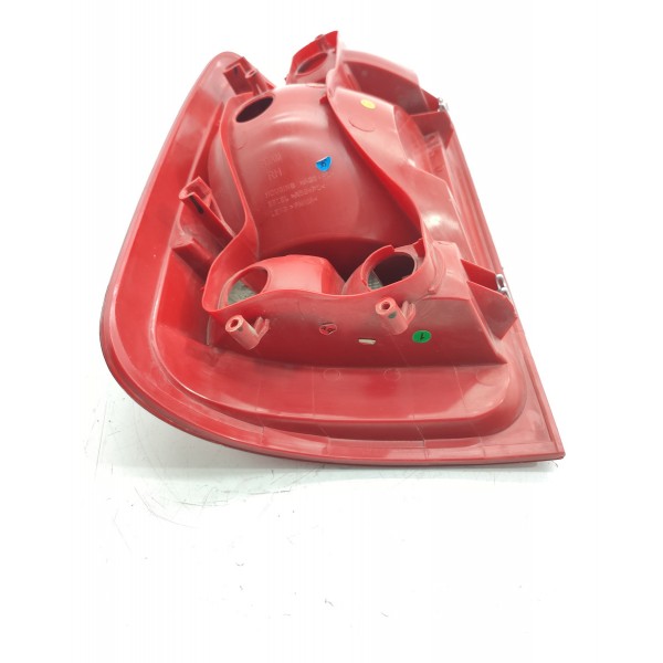 Lanterna Amarok Direita 2010/2016 Direito/passageiro Vermelho