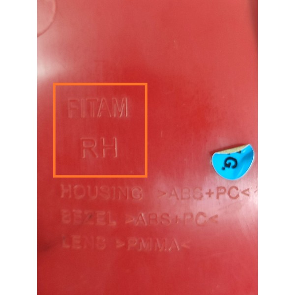 Lanterna Amarok Direita 2010/2016 Direito/passageiro Vermelho