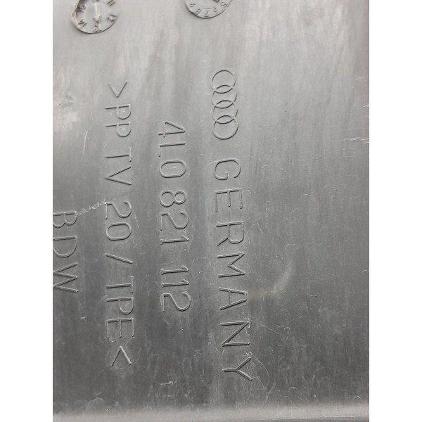 Isolador Interno Paralama Audi Q7 Dir 2010/2015 4l0821112 Preto