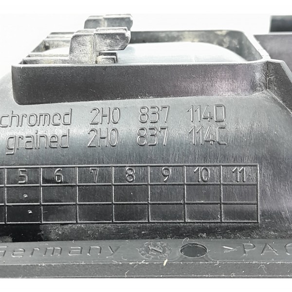 Macaneta Interna Amarok Traseira Dir 2010/2023 2h0837114d - Preto - Traseira