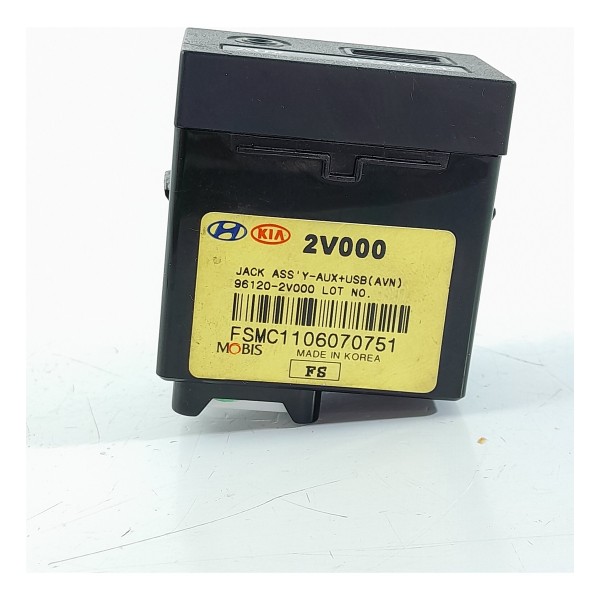 Tomada Usb Hyundai Veloster 2010/2014 961202v000 Det