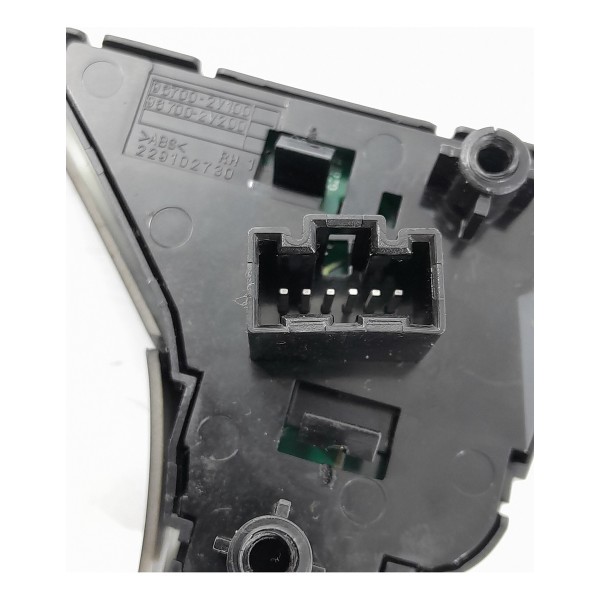 Comando Volante Hyundai Veloster Direit 2011/2014 967002v100