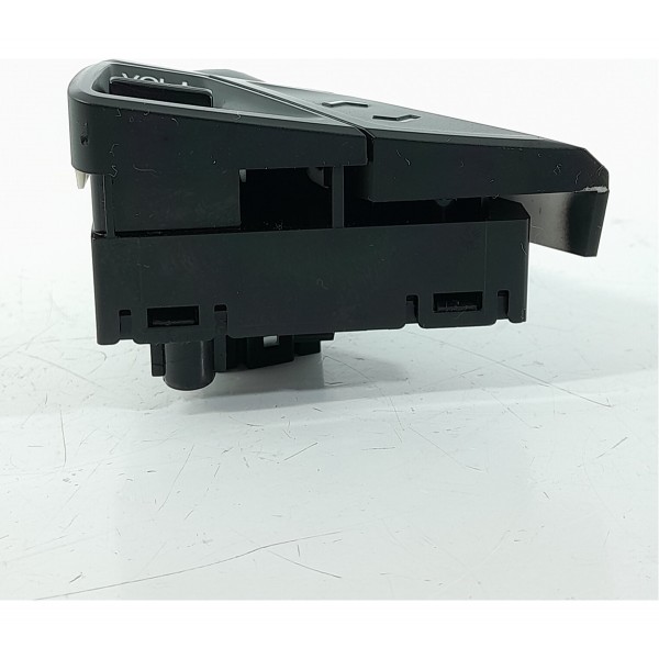 Comando Volante Hyundai Veloster Esq 2011/2014 967002v000