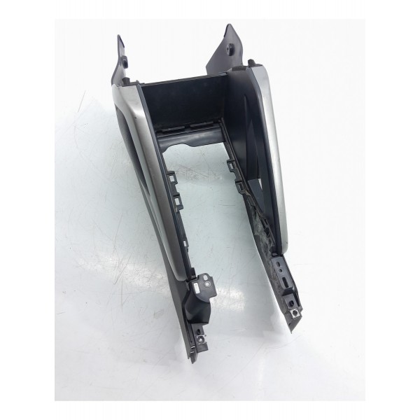 Console Central Hyundai Veloster 2011/2014 846112v000 Det