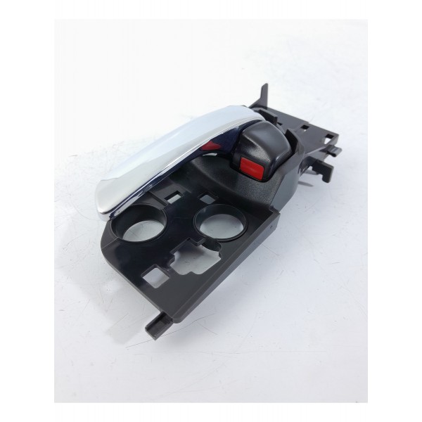 Macaneta Interna Honda Hrv Dianteira Esquerda 2015/2021 Cromado Dianteira