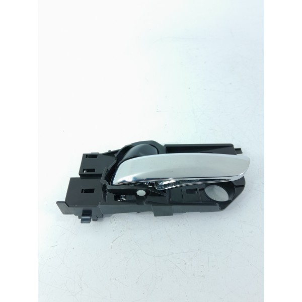 Macaneta Interna Honda Hrv Traseira Esquerda 2015/2021 Cromado Traseira