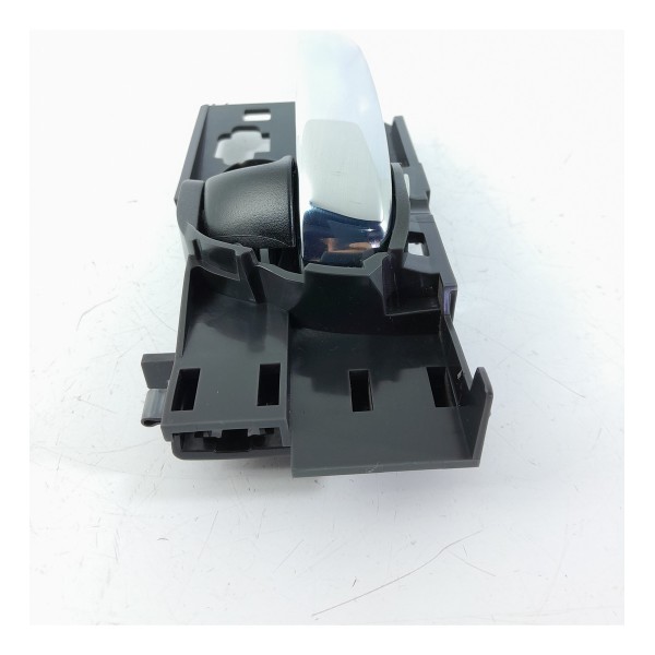 Macaneta Interna Honda Hrv Traseira Esquerda 2015/2021 Cromado Traseira