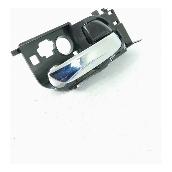 Macaneta Interna Honda Hrv Dianteira Direita 2015/2021 Cromado Dianteira