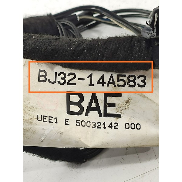 Chicote Tampa Traseira Evoque 2011/2019 Bj3214a583