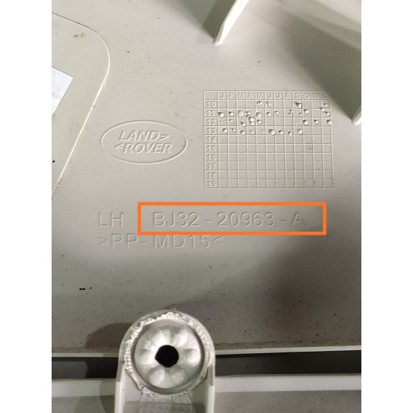 Forro Porta Evoque Dianteira Esq 2012/2019 Det Bj3220963a Creme