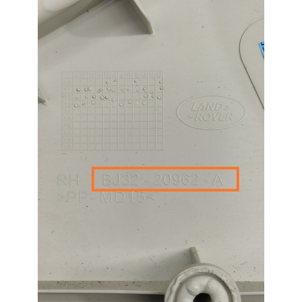 Forro Porta Evoque Dianteira Direita 2012/2019 Bj3220962a Creme