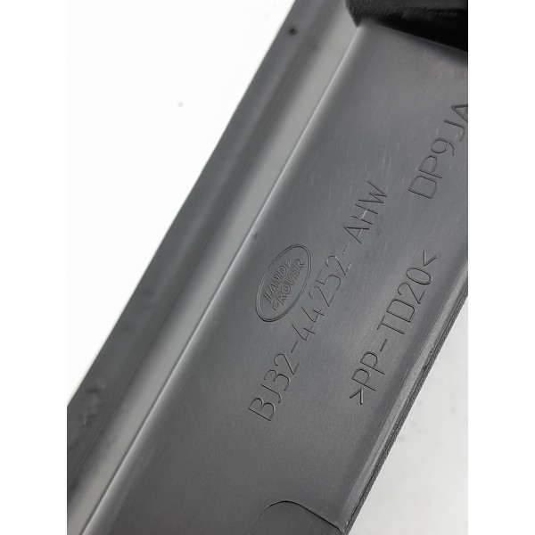 Acabamento Tampa Traseira Evoque 2011/2019 Bj3244252ahw Det Preto