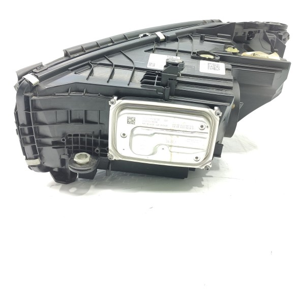 Farol Mercedes C200 C300 Direito Compl 2022/2025 A2069060803 Direito/passageiro