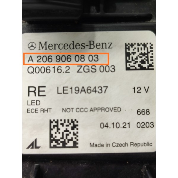 Farol Mercedes C200 C300 Direito Compl 2022/2025 A2069060803 Direito/passageiro