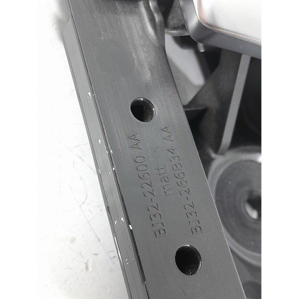 Macaneta Interna Evoque Dianteira Dir 2012/2019 Bj3222600aa Cromado Dianteira