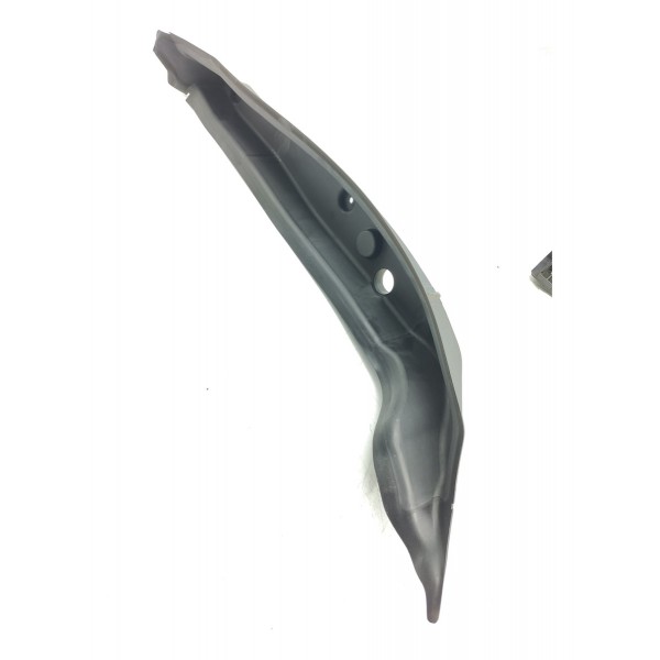 Guarda Po Paralama Mercedes C200 Esq 2022/2025 A2068890000 Preto