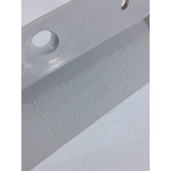 Guia Parachoque Evoque Tras Dir 2012/2019 Bj3217a881ac