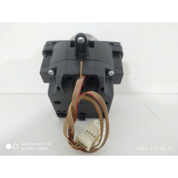 Botão Multimidia Mercedes C180 C200 2008 2011 A2048700779