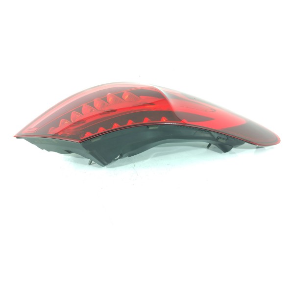 Lanterna Mercedes C200 C300 Esquerda 2022/2025 A2069063300 Esquerdo/motorista Vermelho