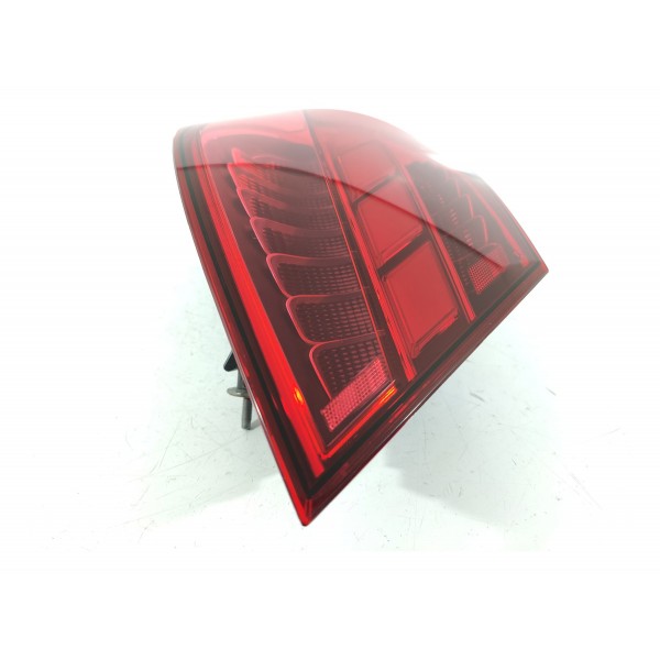 Lanterna Mercedes C200 C300 Esquerda 2022/2025 A2069063300 Esquerdo/motorista Vermelho