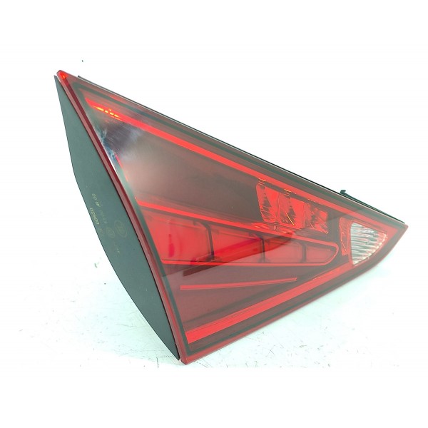 Lanterna Mercedes C200 C300 Tampa Esq 2022/2025 A2069063900 Esquerdo/motorista Vermelho
