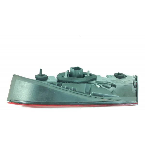 Lanterna Mercedes C200 C300 Tampa Esq 2022/2025 A2069063900 Esquerdo/motorista Vermelho