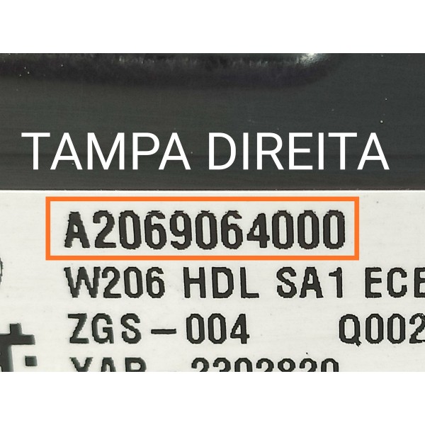 Lanterna Mercedes C200 C300 Tampa Dir 2022/2025 A2069064000 Direito/passageiro Vermelho