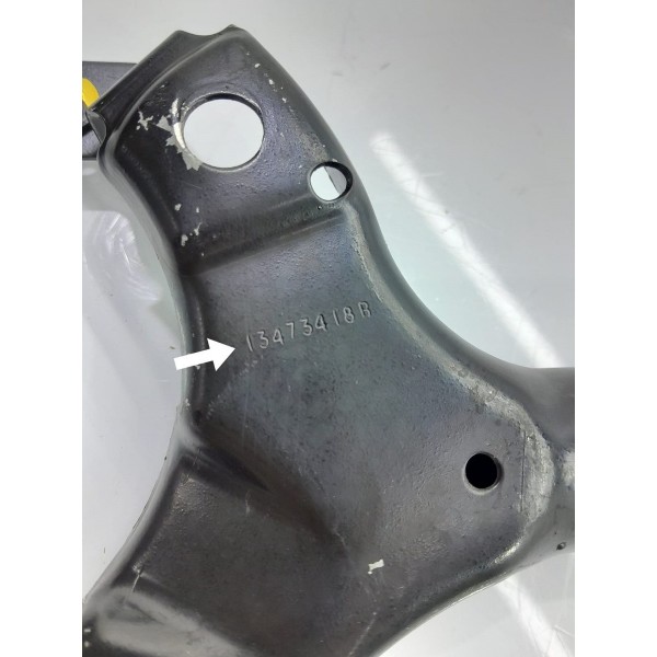 Travessa Amortecedores Cruze 2017/2023 13473418b