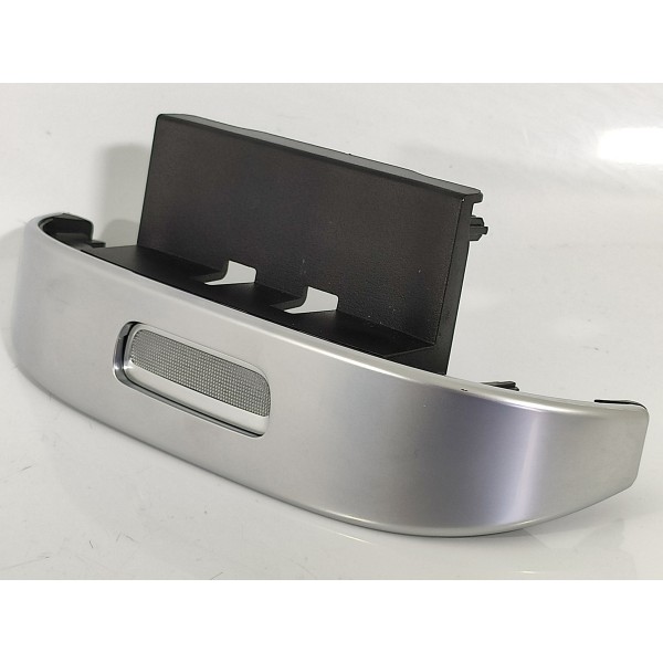 Acabamento Apoia Braco Mercedes C200 2022/2025 A2066803201