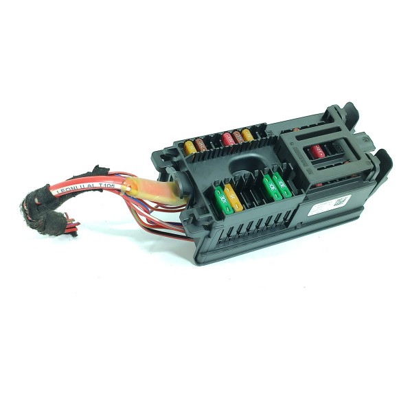 Caixa Fusiveis Mercedes C200 C300 2022/2025 A2239060402