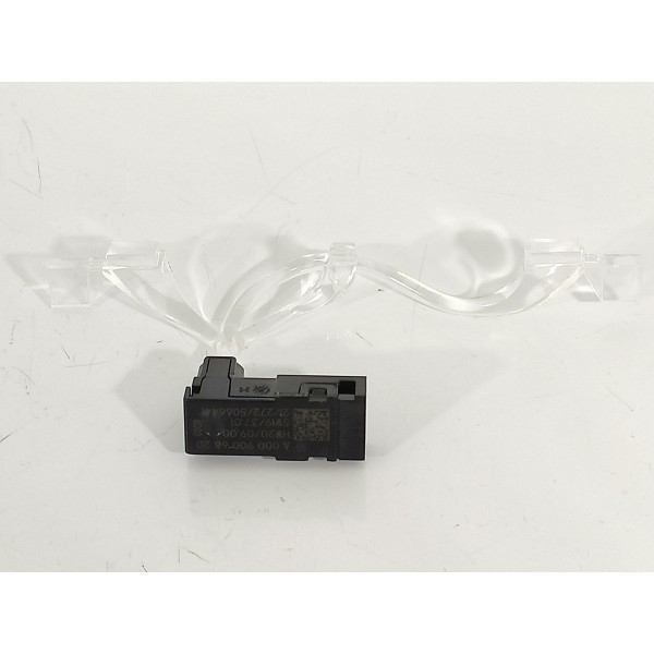 Luz Cortesia Console Mercedes C200 Led 22/2025 A0009006820