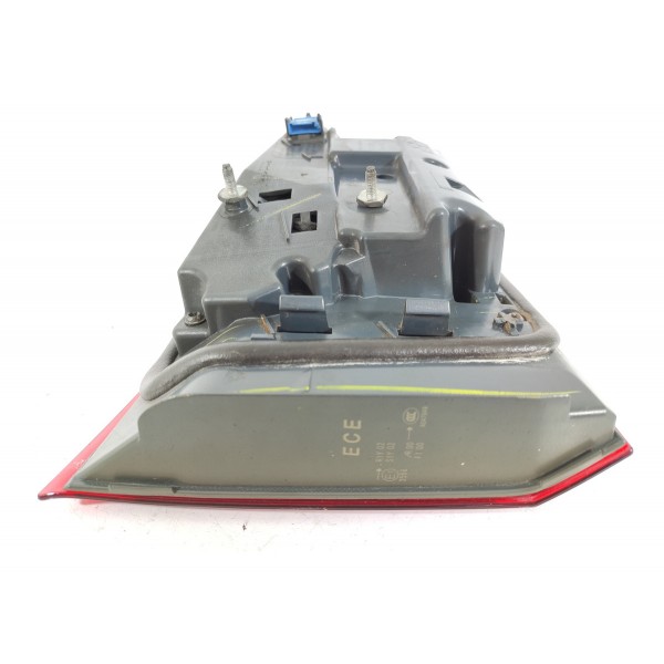 Lanterna Bmw X5 Tampa Direita Led 2014/2019 730127207 Direito/passageiro Vermelho