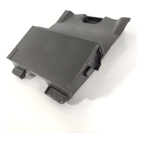 Entrada Usb Mercedes Gla 200 250 2015 2019 2020 A1728202100 Preto