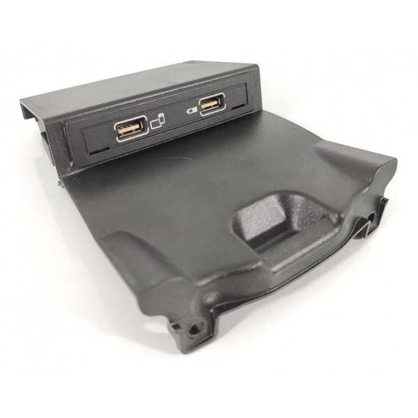 Entrada Usb Mercedes Gla 200 250 2015 2019 2020 A1728202100 Preto